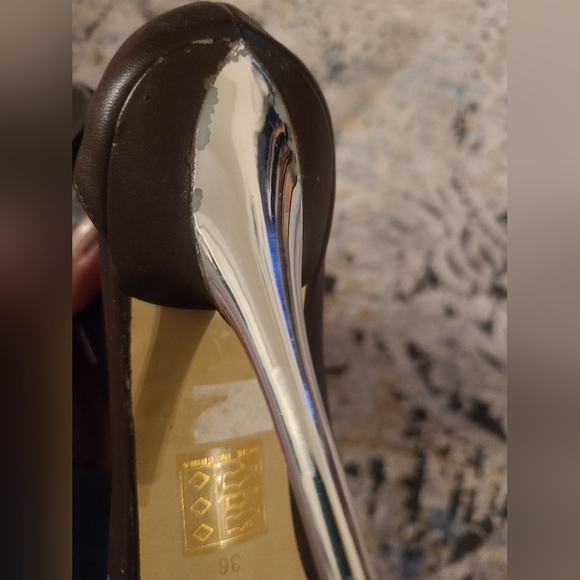 Charles & Keith stilettos - Picture 7 of 8